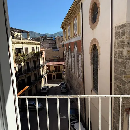 Appartement Calderai 18 *